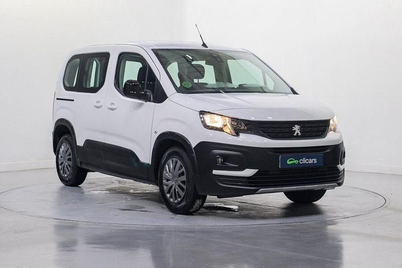 Usado Peugeot Rifter Active 100 CV (73 kW) 2023 Blanco Monovolumen