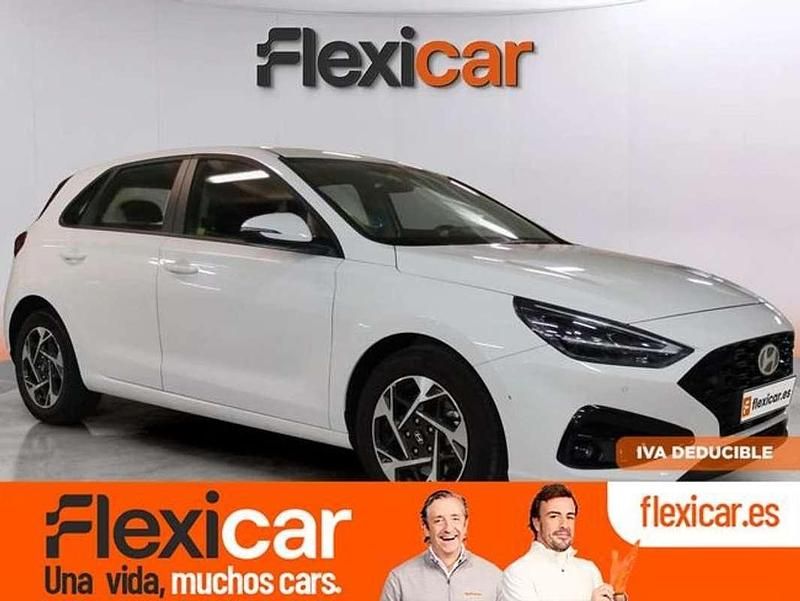 Blanco Usado 2024 Hyundai i30 Berlina | 17.490 € (Buen precio) - Imagen 1/4