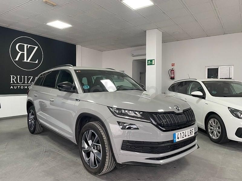 Usado Skoda Kodiaq SportLine 150 CV (110 kW) 2021 Gris / plata SUV