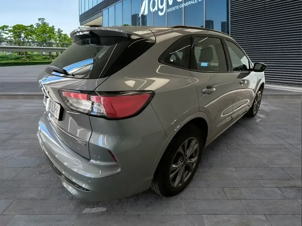 Usado Ford Kuga ST-Line 225 CV (165 kW) 2022 Gris SUV