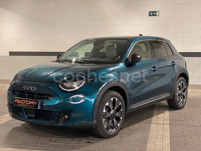Azul Usado 2024 Fiat 600 La Prima SUV | 23.450 € - Imagen 1/4