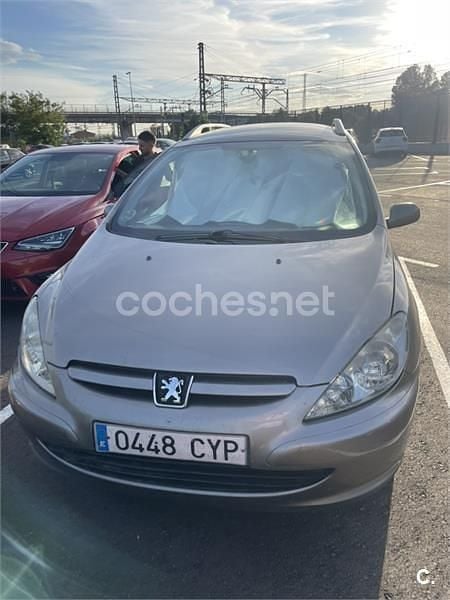 Marrón Usado 2004 Peugeot 307 Familiar | 1850 € (Buen precio) - Imagen 1/4