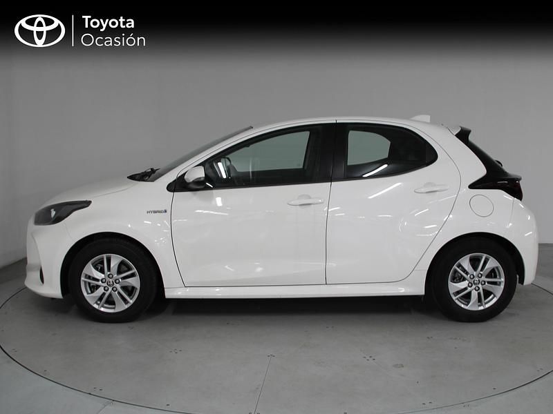 Usado Toyota Yaris Hybrid Business Edition 116 CV (85 kW) 2021 Blanco Berlina