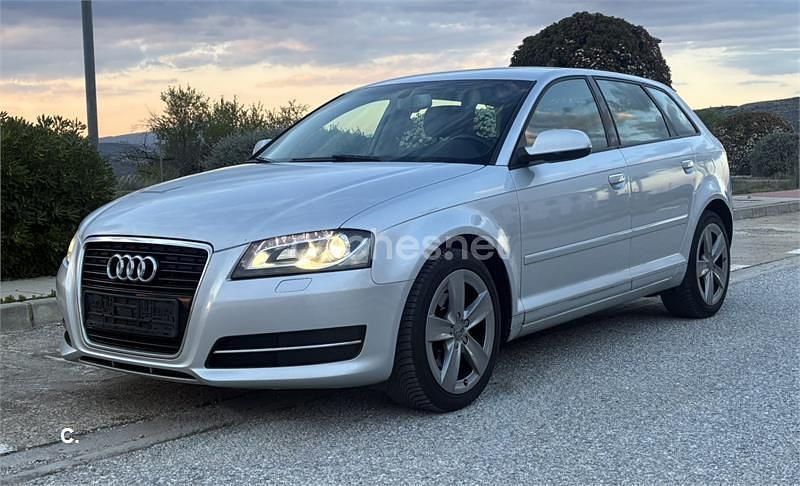 Usado Audi A3 Ambition 140 CV (102 kW) 2012 Gris / plata Utilitario