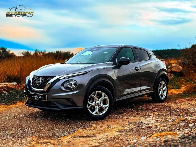 Usado Nissan Juke N-Connecta 114 CV (83 kW) 2021 Gris SUV