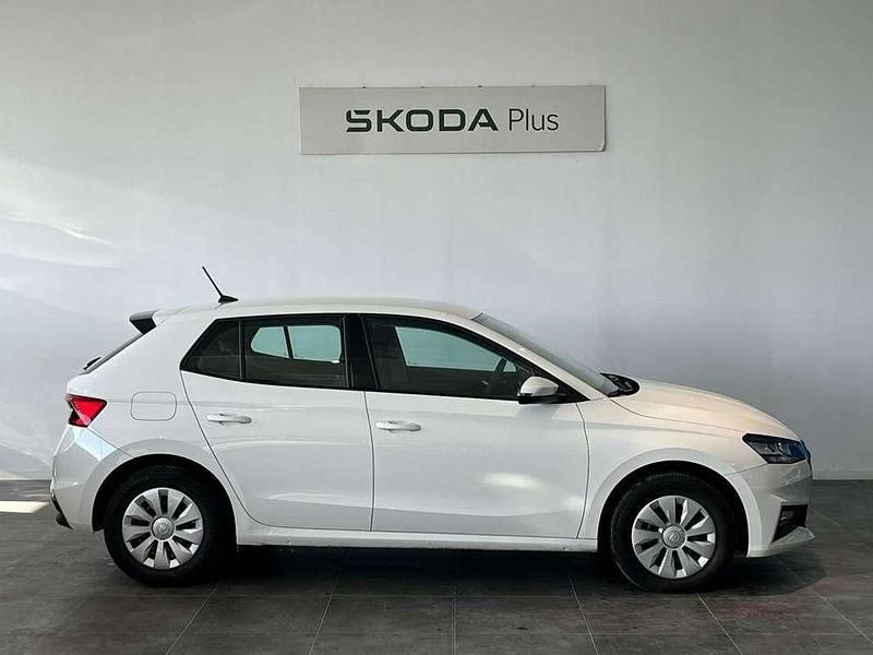 Usado Skoda Fabia 80 CV (58 kW) 2025 Blanco Utilitario