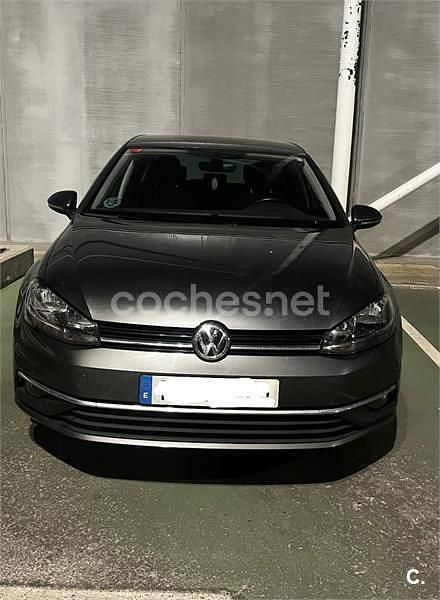 Usado VW Golf Sportsvan Advance 125 CV (91 kW) 2017 Gris / plata Monovolumen
