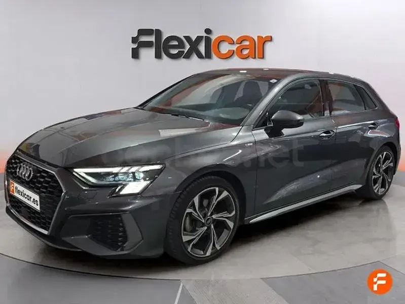 Usado Audi A3 S-Line 150 CV (110 kW) 2024 Gris / plata Berlina