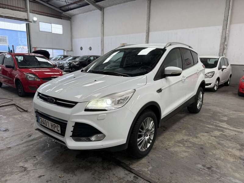 Usado Ford Kuga Trend 140 CV (102 kW) 2013 Blanco SUV