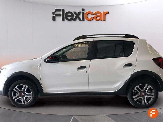 Usado Dacia Sandero Comfort 90 CV (66 kW) 2019 Blanco Utilitario