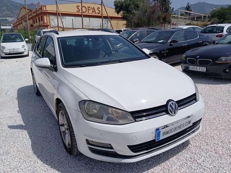 Usado VW Golf Sportsvan Advance 116 CV (85 kW) 2015 Blanco Monovolumen