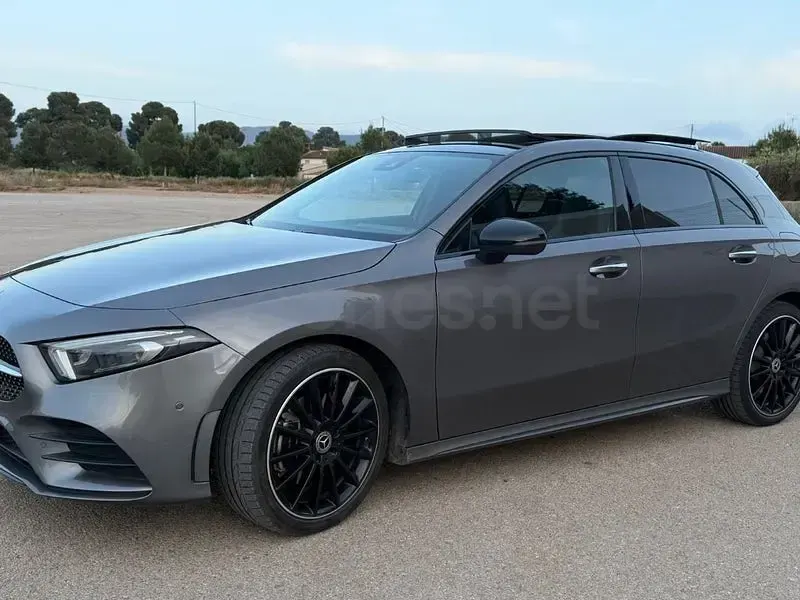 Usado Mercedes A250 218 CV (160 kW) 2023 Gris / plata Berlina