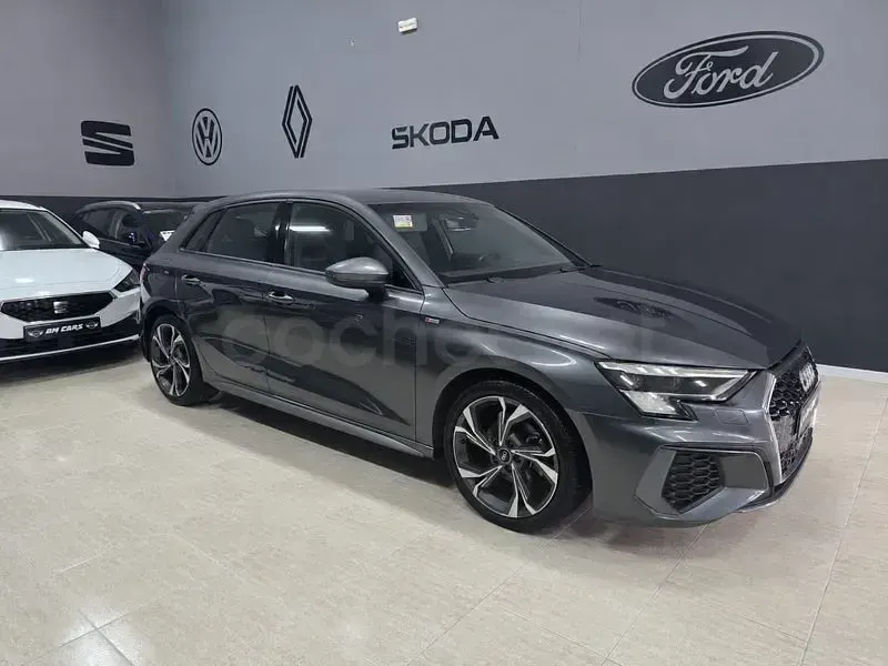 Usado Audi A3 S-Line 150 CV (110 kW) 2023 Gris / plata Berlina
