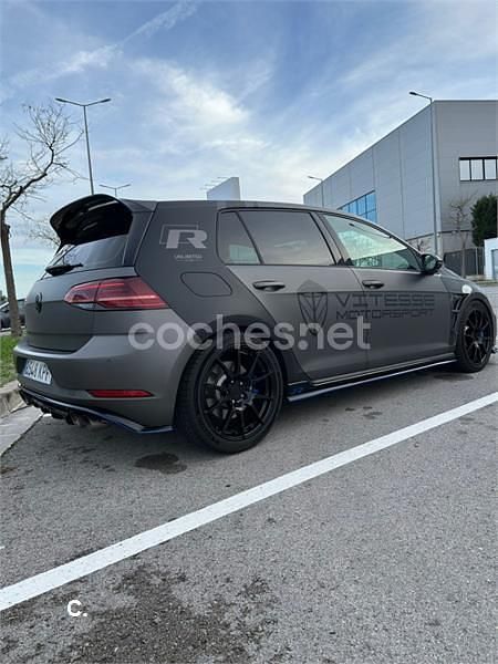 Usado VW Golf VII R 310 CV (228 kW) 2018 Gris / plata Berlina