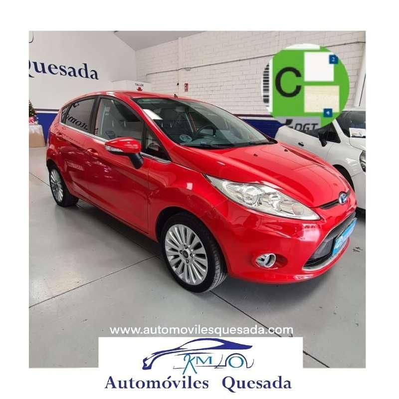 Usado Ford Fiesta Titanium 97 CV (71 kW) 2010 Rojo Utilitario