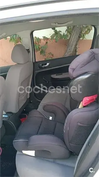 Usado Peugeot 307 110 CV (80 kW) 2004 Blanco Berlina