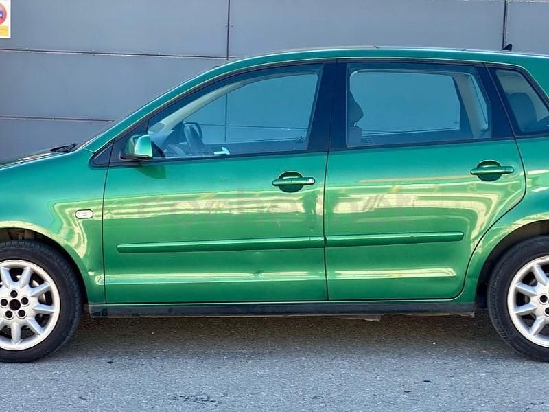 Usado VW Polo Trendline 75 CV (55 kW) 2002 Verde Berlina