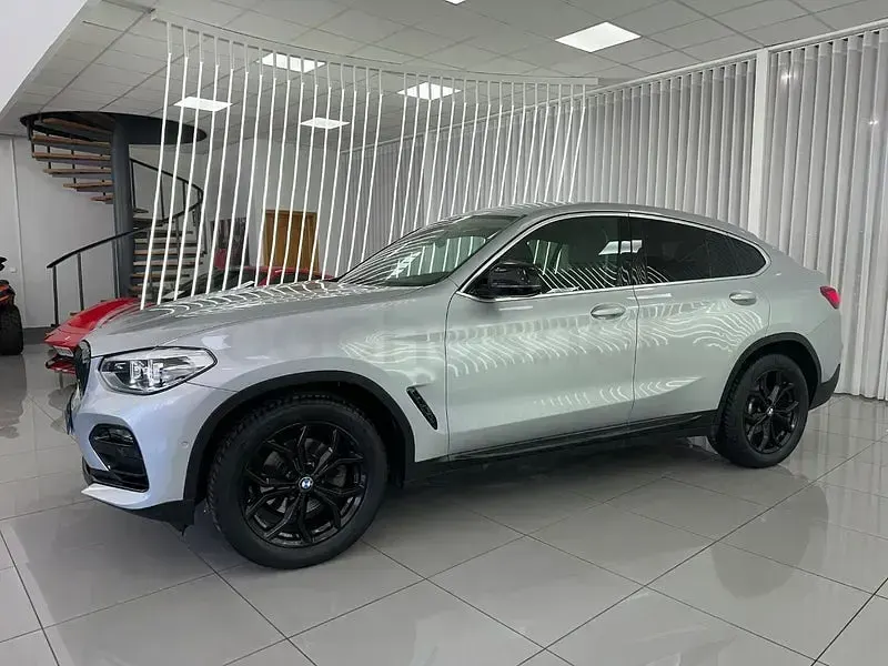 Usado BMW X4 M Sport 190 HP (139 kW) 2020 Cinzento SUV