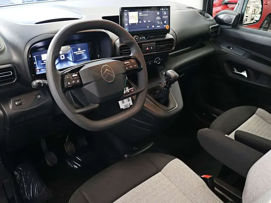 Usado Citroën Berlingo 102 CV (75 kW) 2025 Gris Monovolumen