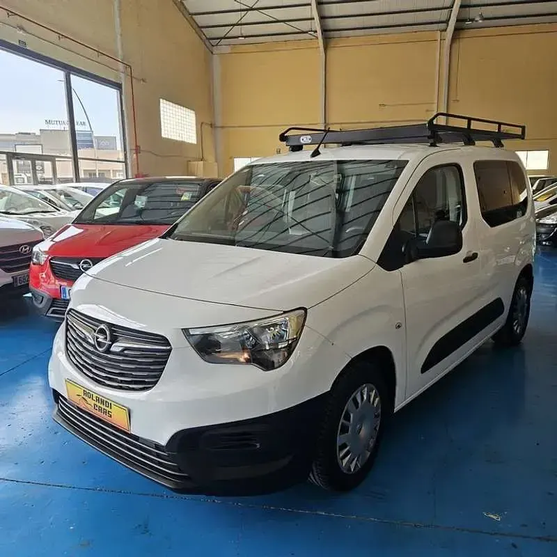 Usado Opel Combo Expression 75 CV (55 kW) 2019 Blanco Monovolumen