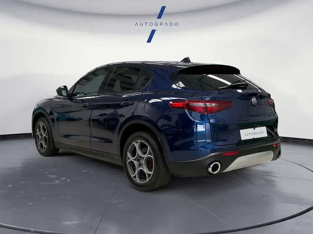 Usado Alfa Romeo Stelvio 279 CV (205 kW) 2017 Azul SUV
