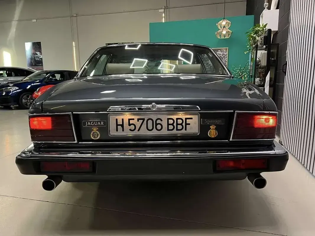 Usado Jaguar XJ 200 CV (147 kW) 1991 Gris Berlina