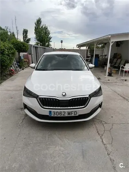 Usado Skoda Scala Ambition 150 CV (110 kW) 2023 Blanco Utilitario