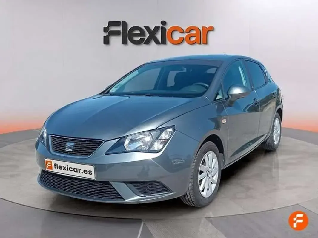 Usado Seat Ibiza Reference 75 CV (55 kW) 2017 Gris Utilitario