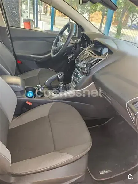 Usado Ford Focus Trend 95 CV (69 kW) 2012 Negro Berlina