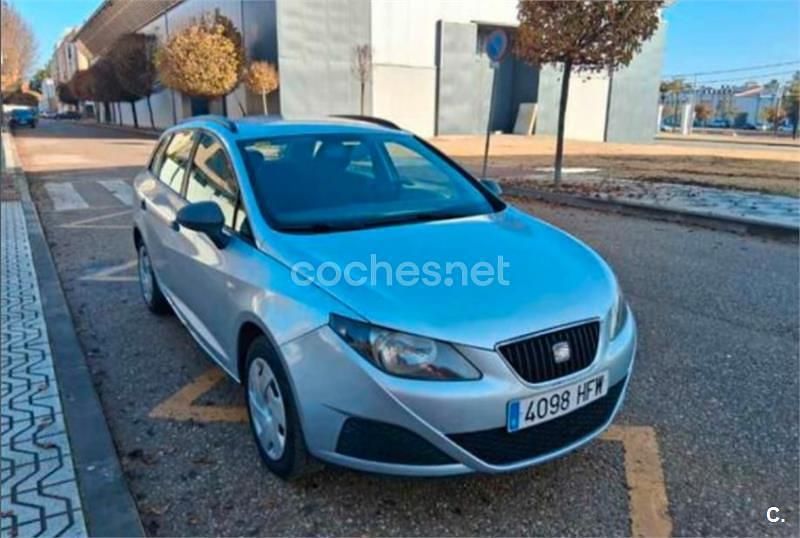 Usado Seat Ibiza Copa 90 CV (66 kW) 2011 Gris / plata Berlina
