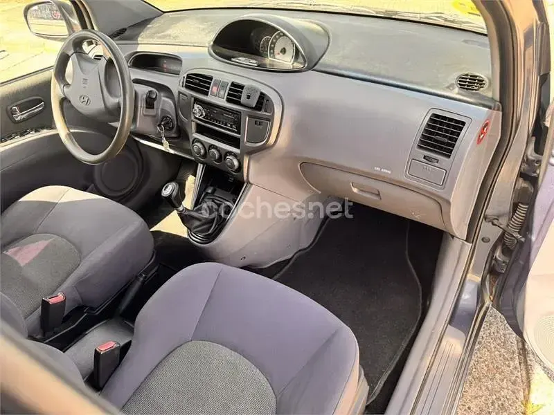 Usado Hyundai Matrix GLS 103 CV (75 kW) 2004 Azul Monovolumen