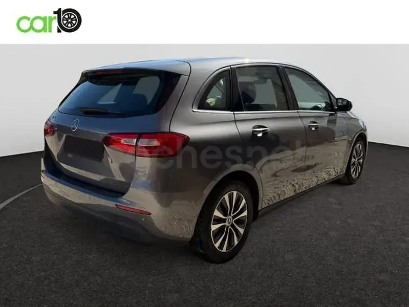 Usado Mercedes B180 116 CV (85 kW) 2020 Gris / plata Utilitario