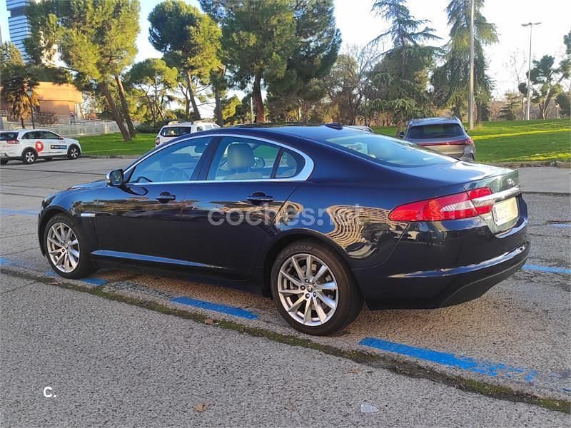Usado Jaguar XF Classic 190 CV (139 kW) 2012 Azul Berlina
