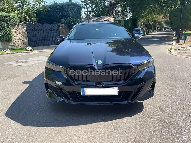Azul Usado 2024 BMW 530e M Sport Familiar | 67.000 € - Imagen 1/4