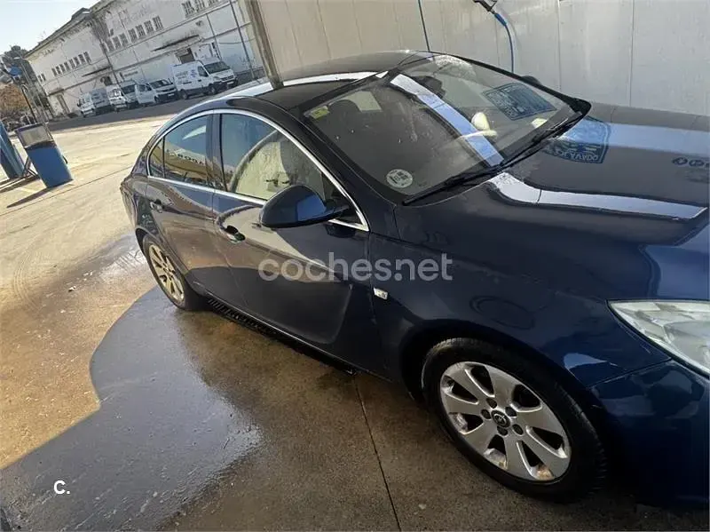 Usado Opel Insignia Essentia 130 CV (95 kW) 2010 Azul Berlina