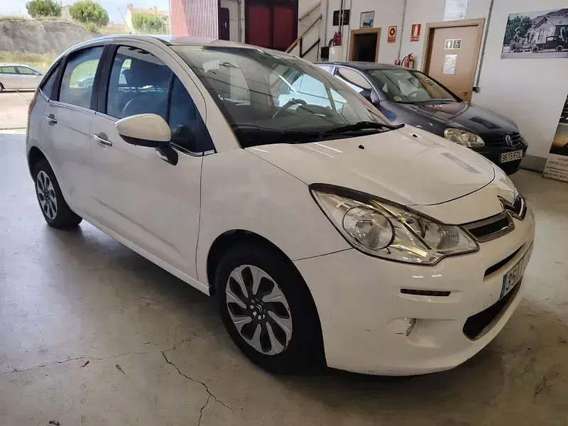 Usado Citroën C3 Attraction 68 CV (50 kW) 2015 Blanco Berlina