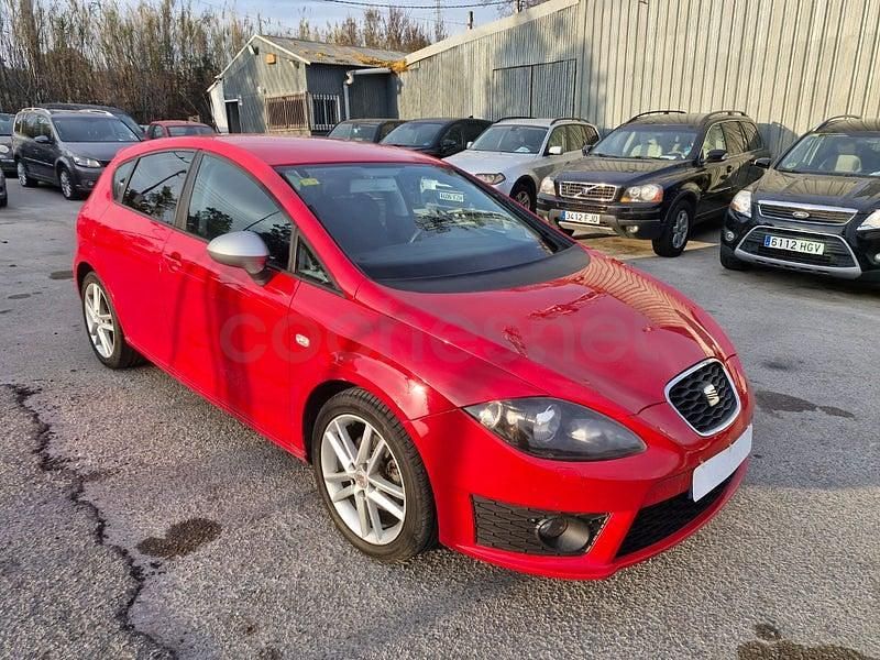Usado Seat Leon FR 140 CV (102 kW) 2011 Rojo Utilitario