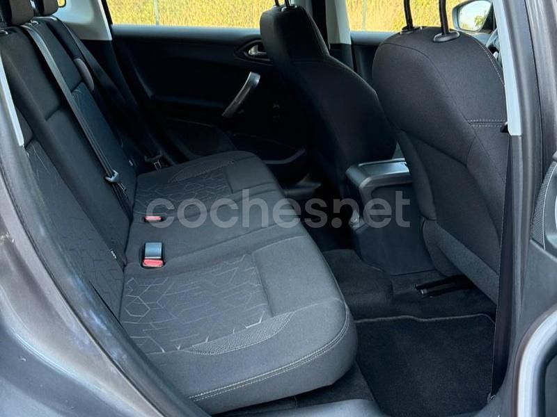Usado Peugeot 2008 Active 82 CV (60 kW) 2013 Gris / plata SUV