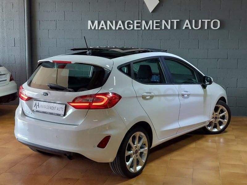 Usado Ford Fiesta Titanium 100 CV (73 kW) 2017 Blanco Berlina