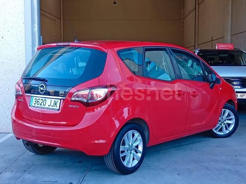 Usado Opel Meriva Selective 110 CV (80 kW) 2015 Rojo Monovolumen