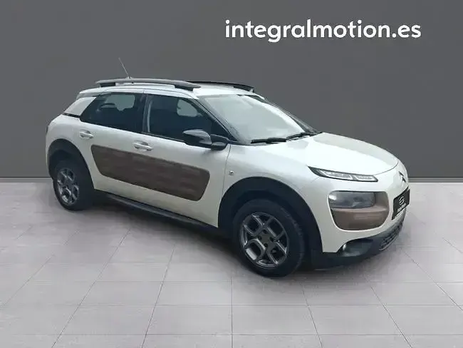 Usado Citroën C4 Cactus Feel 99 CV (72 kW) 2015 Blanco Utilitario