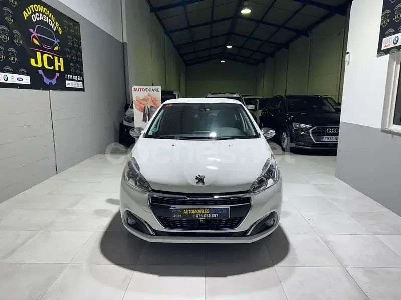 Usado Peugeot 208 Active 100 CV (73 kW) 2019 Blanco Utilitario