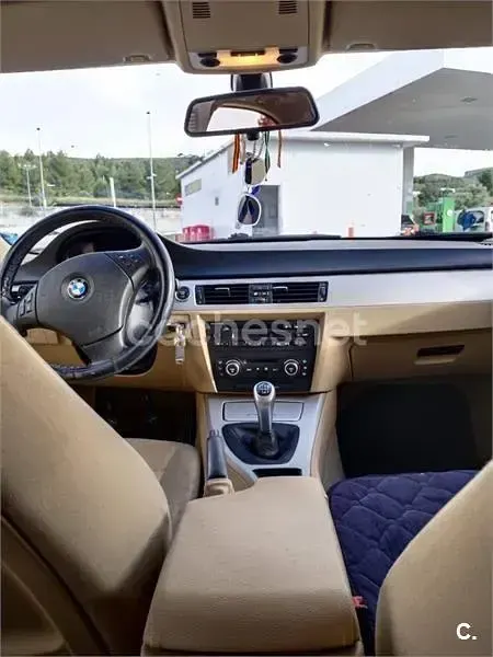 Usado BMW 318 143 CV (105 kW) 2009 Beige Berlina