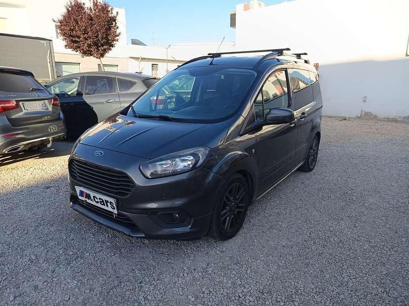 Usado Ford Tourneo Courier Sport 102 CV (75 kW) 2018 Gris Monovolumen