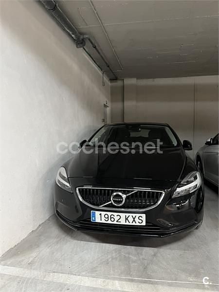 Usado Volvo V40 120 CV (88 kW) 2019 Negro Berlina