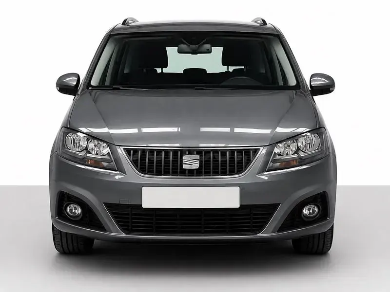 Usado Seat Alhambra Reference 150 CV (110 kW) 2013 Gris / plata Monovolumen