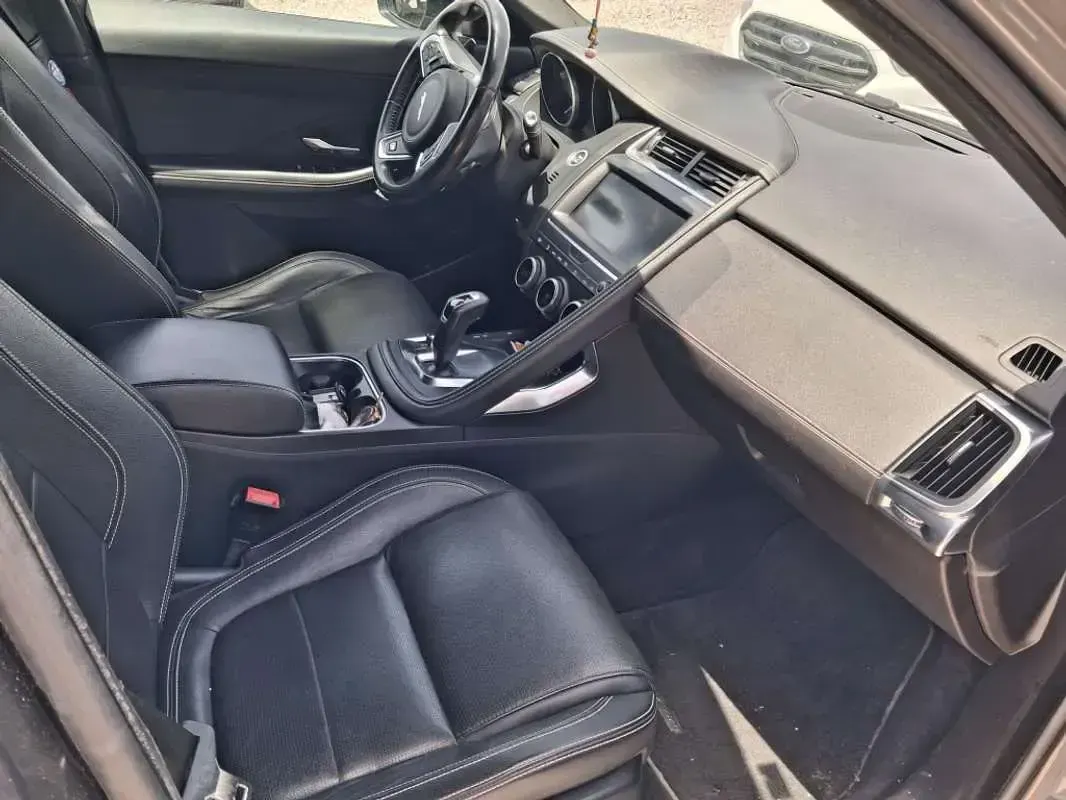 Usado Jaguar E-Pace S 179 CV (131 kW) 2018 Gris SUV