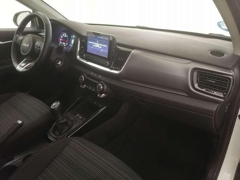 Usado Kia Stonic 101 CV (74 kW) 2024 Blanco SUV
