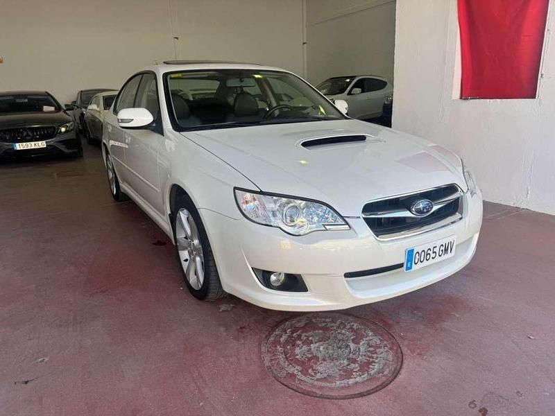 Blanco Usado 2009 Subaru Legacy Berlina | 9500 € - Imagen 1/4