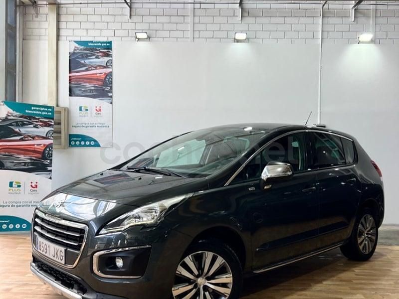 Usado Peugeot 3008 Access 120 CV (88 kW) 2015 Gris / plata Familiar